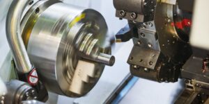 How Stainless Steel Behaves Differently Than Aluminum in Production